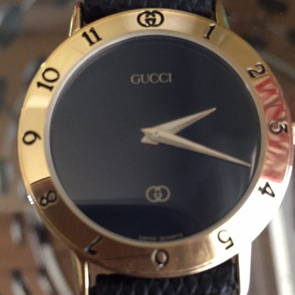 Gucci Accessories - 💥Vintage Gucci (Unisex) Watch 18K Gold Plated